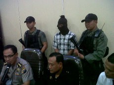 Ini Penampilan Tersangka Teroris Yusuf yang Siap Dibawa ke Jakarta