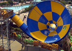 5 Water Park dengan Wahana Paling Ekstrem di Dunia