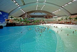 Keren! Water Park Indoor Terbesar Sedunia