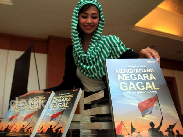 Adhyaksa Dault Luncurkan Buku Menghadang Negara Gagal