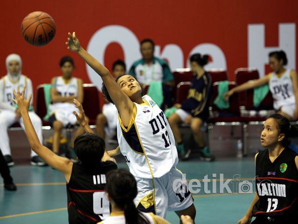 Tim Basket Putri Kaltim Tumbangkan DIY