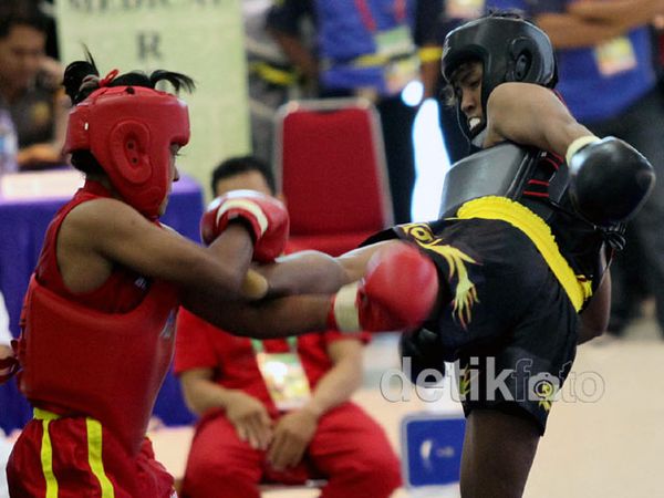 Laga Wushu Shansao Berlangsung Keras