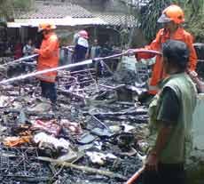 Lupa Matikan Kompor, Rumah Mursinah Ludes Terbakar
