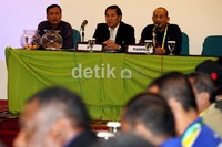 Rapat akhirnya ditunda hingga Kamis (13/09) besok.