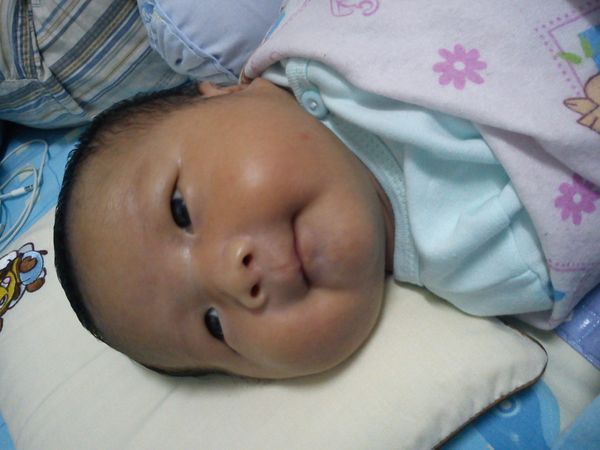 Excel Mackenzie Yan, 1 Bulan, Lelaki