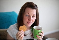 Hanya Makan Biskuit dan Teh Setiap Hari Karena Penyakit Langka