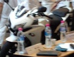 Honda Kembangkan CBR 500 cc?