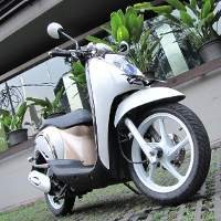 Skutik Retro Made in Yamaha Vs Honda