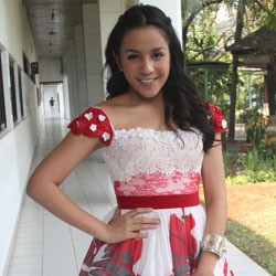 Angel Pieters Tampil Dewasa