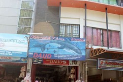 Ini Dia Tempat untuk Berburu Oleh-oleh Khas Cirebon