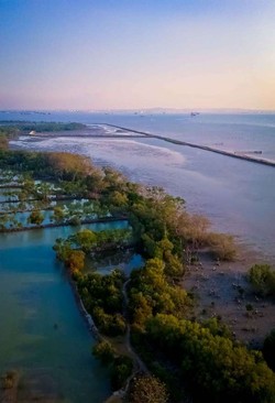 Cantiknya Pantai Sembilangan dari Puncak Mercusuar