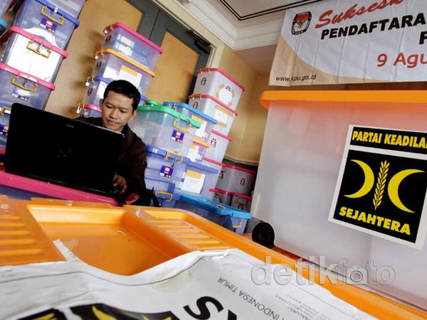 Verifikasi Administrasi Parpol Terus Dikebut