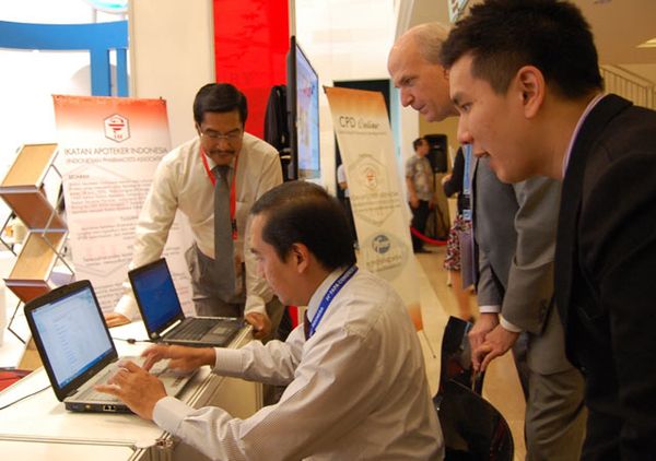 Pendidikan Gratis Bagi Apoteker
