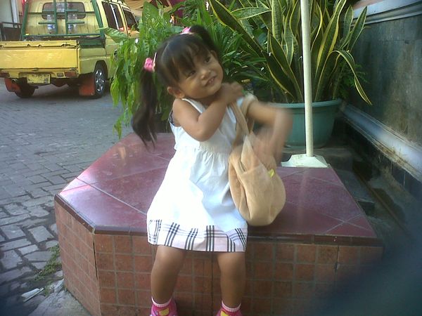 ratu kirana waluya, 3,5 Tahun, Perempuan