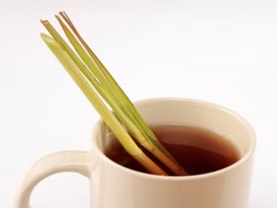 Jerawatan? Atasi Dengan Minum Teh Serai yang Segar Alami