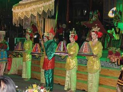 Minang Nan Rancak Hadir di Festival Kuliner Serpong