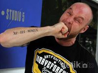 Tyson Si Bule Gila