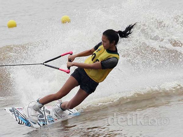 Atlet Ski Air Banten Rossi Amir Jadi Kuda Hitam