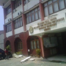 Bruk, Kanopi di Gedung Pasca Sarjana Unpad Ambruk Timpa 4 Mobil