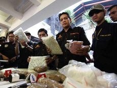 Jaringan Ekstasi Belanda, Jerry Jabat Ketua RW & Aktif di Partai