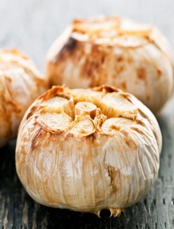 Makanan Ini Hilangkan Bau Bawang Putih di Mulut