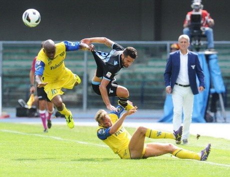 Lazio Kalahkan Chievo 3-1