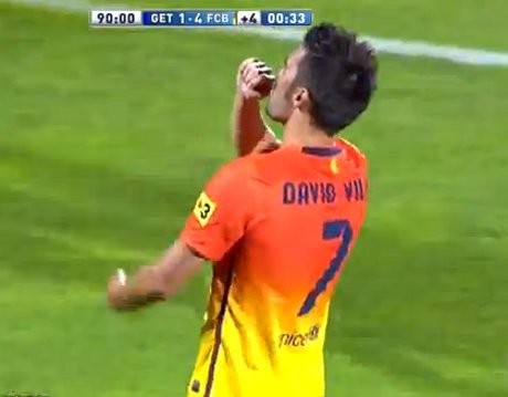 Perayaan Gol Spesial dari David Villa