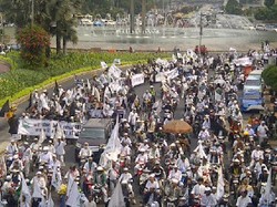 Massa Go To Hell America Menuju Kedubes AS, Thamrin-Sudirman Macet