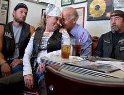 Wapres AS Kongkow Bareng Bikers