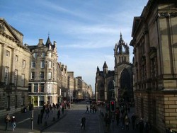 Berwisata ke Kota Kelahiran Harry Potter