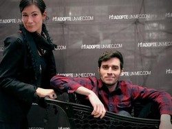 Wanita Bisa Belanja Pria di Toko Ini