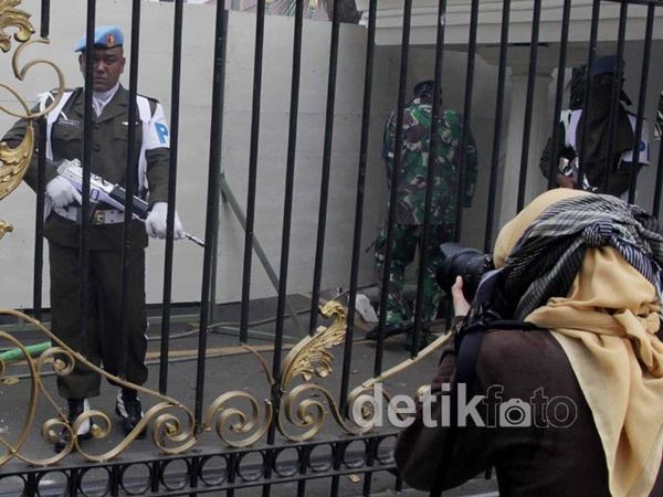 Bentrok di Kedubes AS, Paspampres Siaga