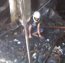 Tim Labfor Belum Olah TKP Pasar Turi Lama Terbakar