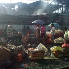 Pedagang di Belakang Pasar Turi Lama Tak Terpengaruh Kebakaran