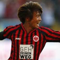 Kalahkan Hamburg, Frankfurt ke Posisi Dua