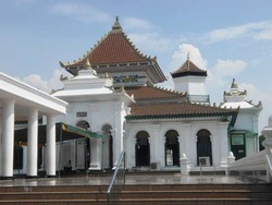 Pempek, Jembatan Ampera, dan Kisah Cinta Tragis di Palembang