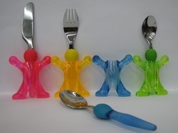 Sendok Garpu Buat si Kecil Belajar Makan