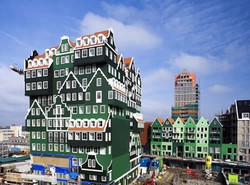 Unik! 70 Rumah Disusun Jadi Sebuah Hotel