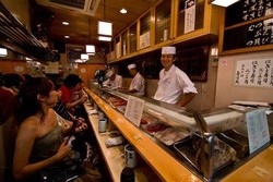 Inilah Pabrik Sushi Terbesar di Dunia