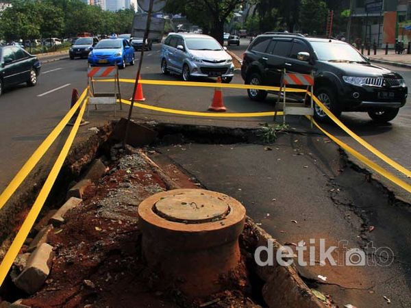 Jalan Sudirman Amblas