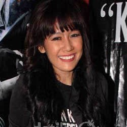Ardina Rasti Putus dengan Eza Gionino