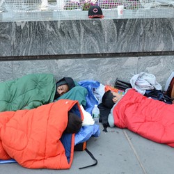 Butuh Joki untuk Mengantre iPhone 5, Wani Piro?