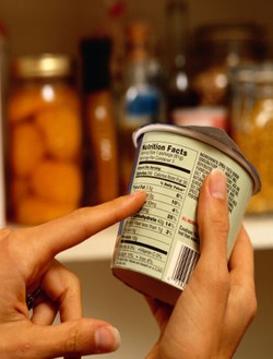Saat Mengecek Label Makanan, Perhatikan Hal Penting Ini (2)