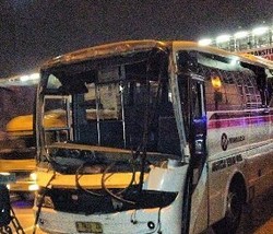 Kecelakaan di Tol Dalam Kota, Bagian Depan Bus Primajasa Ringsek 