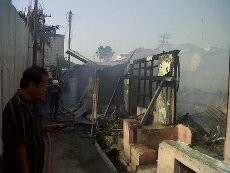 Puluhan Motor Hangus dalam Kebakaran Mes Pekerja di Semarang