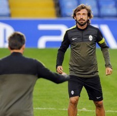 Hadapi Pirlo, Mikel Siap Berduel sambil Belajar