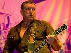 Gitaris Sex Pistols Serukan Revolusi Musik