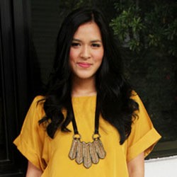 Gaya Casual Raisa