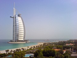 Busyet! Mau Liburan ke Dubai Harus Punya Gelar Sarjana