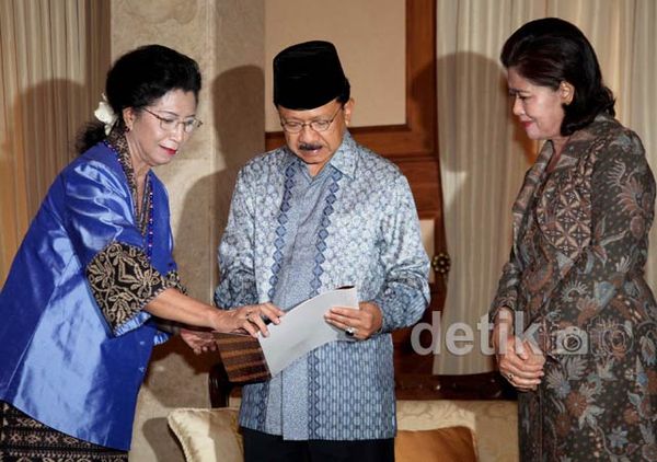 Undangan Memilih untuk Foke Diserahkan